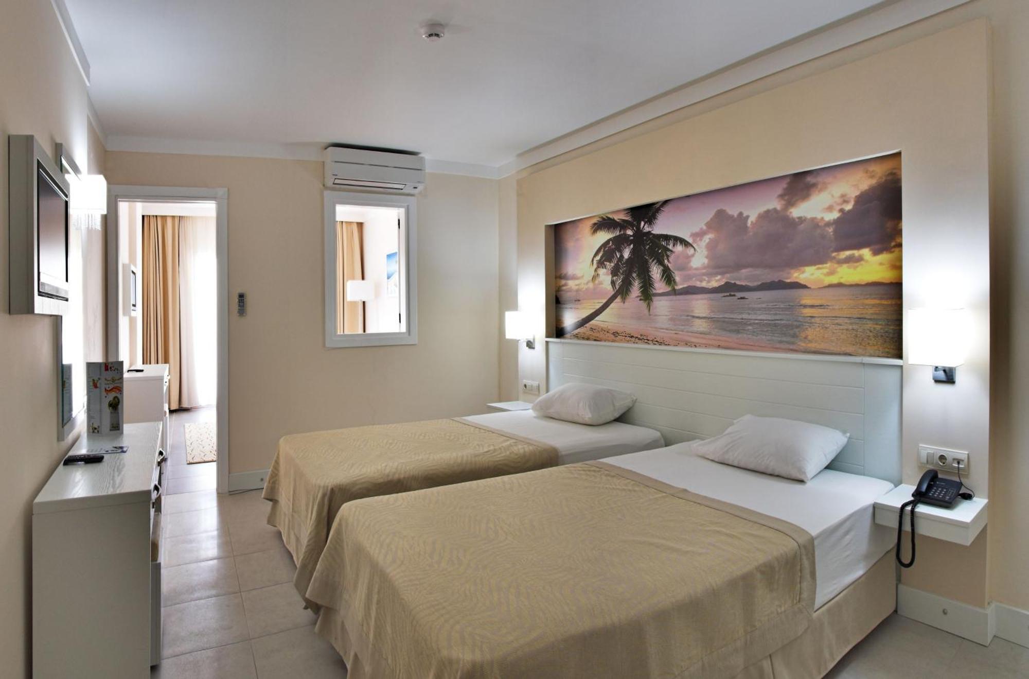 Batihan Beach Resort & Spa Kusadası Exterior foto
